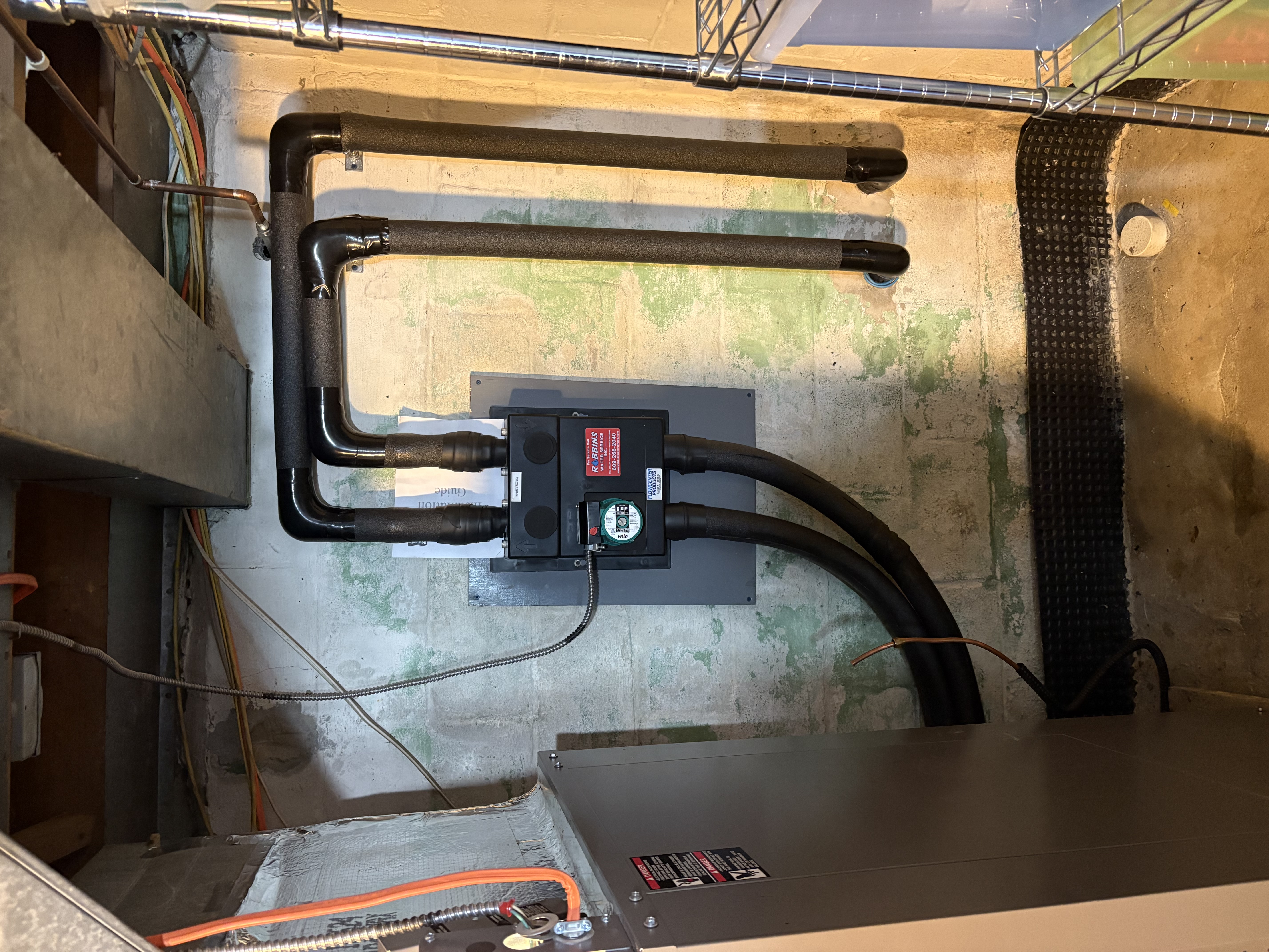 Geothermal heat pump and fluid pump